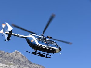 En difficulté dans une zone hors piste, le snowboarder doit payer son sauvetage