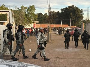 Des hommes armés ouvrent le feu sur le terrain de foot : terrible bilan de 11 morts et 12 blessés