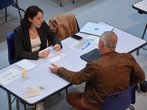 "Ils sont des ressources précieuses d'expériences" : un forum en Aveyron pour combattre les clichés liés à l'emploi des seniors