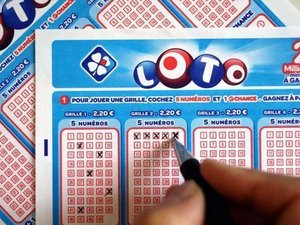 En partant pour souhaiter la bonne année à des amis, cet Aveyronnais découvre qu'il a gagné près de 600 000 ¬ au Loto