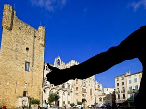 Véritable légende urbaine depuis plus de 20 ans, le papi autostoppeur arnaqueur "Max le Suisse" à nouveau vu en Occitanie