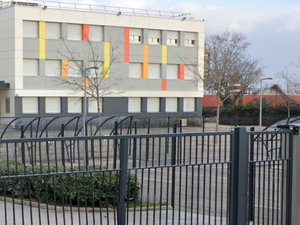 Une adolescente frappée jusqu'à la perte de connaissance par d'autres collégiennes près de Lyon, qui ont filmé le déchaînement de violence