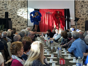 "Ce n'est pas rare de voir des gens arriver seuls et après en groupe" : le bal, un succès grandissant contre l'isolement dans cette commune de l'Aveyron