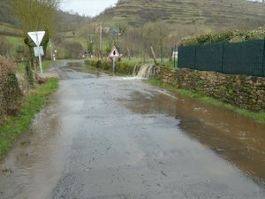 Tempête Nils : voici toutes les routes encore fermées en Aveyron ce samedi à cause des inondations, des éboulements et des arbres renversés