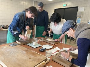 Emplettes gourmandes et main à la pâte au salon Apicius à la salle des fêtes de Rodez
