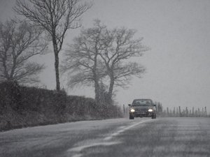 État des routes en Aveyron : la neige rend les conditions de circulation délicates, plusieurs axes encore fermés suite aux intempéries