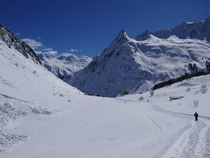 Nouvelle avalanche mortelle dans les Alpes : un groupe de cinq skieurs faisaient du hors-piste, deux ont été tués
