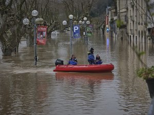 Tempête Pedro : les pluies soutenues reviennent avec des vents à 120 km/h alors que quatre départements sont toujours en alerte rouge crue