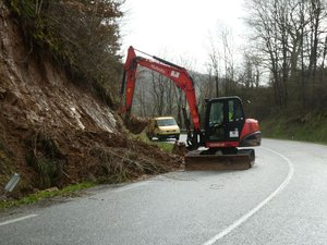 État des routes en Aveyron : des axes toujours fermés à la circulation ce mardi pour cause d'éboulements et de chaussées endommagées