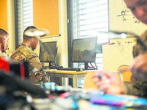 "Ils se sont servis d'un retour d'expérience sur ce qui a été vu en Ukraine" : les drones de demain se construisent au sein de la Légion étrangère en Aveyron