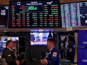 "Avec effet immédiat" : Trump augmente sa nouvelle taxe douanière à 15% après le revers infligé par la Cour suprême