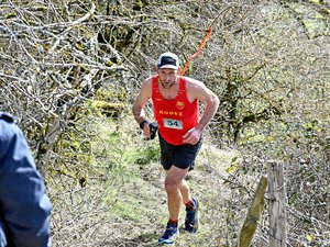 Course à pied : les Ruthénois Pauline Teyssèdre et Aloïs Falenta s'imposent sous le soleil du Pic du Pal