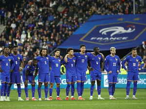 Quel est le montant de la prime doublée, versé aux Bleus pour la qualification au Mondial 2026 ?