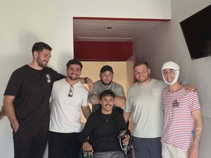 Agression de Noha Loubéty : les "nouvelles restent encourageantes", le jeune homme a reçu la visite de plusieurs joueurs du Stade Toulousain