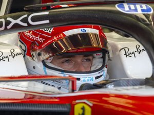 Le pilote de Formule 1 Charles Leclerc passe la ligne d'arrivée la plus importante, il s'est marié avec Alexandra Saint-Mleux