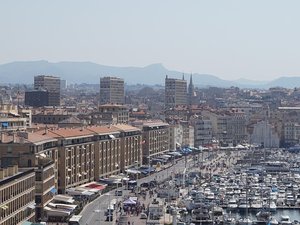 Un jeune supporter fait une chute mortelle d'un balcon après une soirée alcoolisée, il avait fait 300 km pour voir le match OM-OL