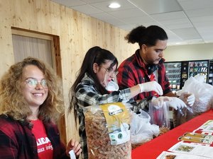 Précarité étudiante : opération "Ramène ton tupp#3" à Rodez avec une distribution de pâtes bio et locales