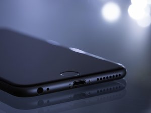 Les maires sont-ils particulièrement ciblés sur les réseaux sociaux ? Plus d'un élu sur quatre a subi une attaque en 2025, selon une étude