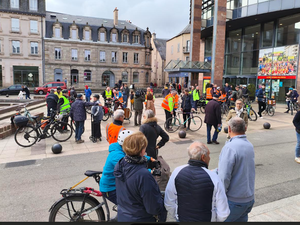 Une "non-connaissance du sujet" : ils ont pédalé pour alerter les candidats aux municipales sur la place du vélo en agglomération de Rodez