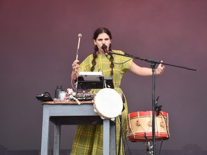 VIDÉO. "Une performance exceptionnelle" : l'artiste pop Ana Lua Caiano en concert au musée Soulages de Rodez