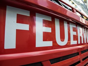 Il prend une douche à son hôtel et déclenche l'arrivée d'une trentaine de sapeurs-pompiers