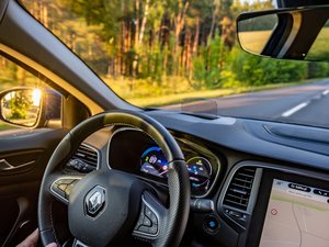 Renault vise l'arrêt des ventes des voitures thermiques en Europe d'ici 2030