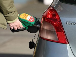 Guerre au Moyen-Orient : alléger les sanctions contre la Russie pour faire baisser les prix du pétrole ?