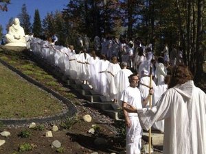 Montlaur. En Aveyron, l'Ordre des Esséniens sera-t-il bientôt expulsé de son historique "village sacré" ?