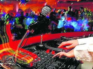 VIDÉO. Voiture "folle", coups de feu : la sortie "chaude" de discothèque en Aveyron jugée quatre ans plus tard