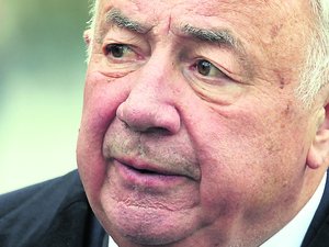 Municipales 2026 : des liaisons dangereuses entre la droite et l'extrême droite, en marge du scrutin ?