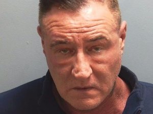 Il bat sa femme et la force à faire de la chirurgie pour être moins séduisante aux yeux des hommes : 38 mois de prison pour le mari jaloux