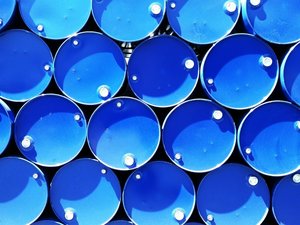 Pour "100 millions de barils" : entre guerre en Ukraine et guerre en Iran, comment Donald Trump drague Poutine pour avoir du pétrole