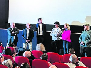 "Cela fait vraiment chaud au coeur de vous voir" : Alexandra Lamy et Julien Leberre de retour en Aveyron, pour l'avant-première de "Compostelle" à Espalion