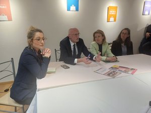 VIDÉO. Municipales 2026 : "Un moment fondateur", Stéphane Mazars et Sarah Vidal fusionnent pour le second tour à Rodez
