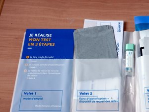 Chaque année près de 17 000 personnes en meurent : comment s'utilise le kit de dépistage du cancer colorectal ?