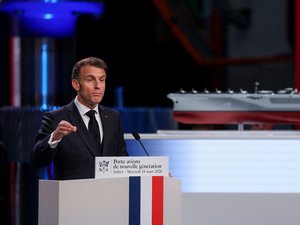 "C'est un esprit de résistance" : Emmanuel Macron dévoile France Libre, le futur porte-avions qui succédera au Charles de Gaulle