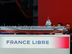 "Un défi extrêmement palpitant" : premier commandant du Charles-de-Gaulle, Richard Wilmot-Roussel parle du futur porte-avions "France libre"