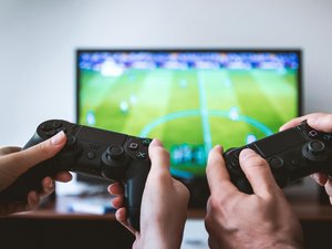 Achats intégrés, lootbox, messageries... La classification d'âge de certains jeux vidéo rehaussée en prenant en compte de nouveaux critères dès 2026