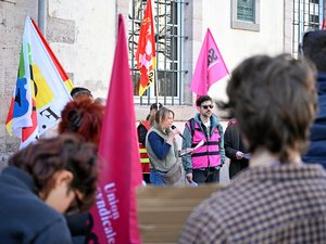 "Combattre sans relâche les actes et les discours de haine" : une centaine de personnes réunies pour lutter contre le racisme à Rodez