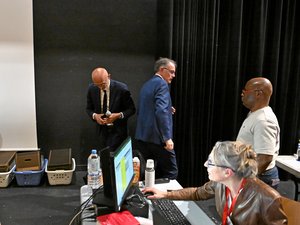 Municipales 2026 : "On attend la passation...", élu à Rodez, le jour d'après pour Stéphane Mazars