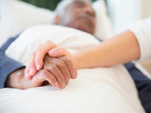 Aide à mourir, soins palliatifs : le parcours sans fin de la loi sur la fin de vie entre sénateurs et députés