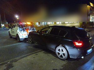 Ils jettent leurs emballages par les fenêtres en sortant du fast-food : la gendarmerie distribue les amendes et confisque leur voiture