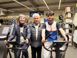 Greffée des poumons, elle va pédaler pour la bonne cause dans un magasin de l'Aveyron, avant de faire un trek de 1 400 km