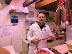 Trois commerçants Aveyronnais vont filer et valoriser l'aligot à Sète ce dimanche pour soutenir la Décanale, un Monument historique en péril