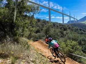 Un jeune vététiste âgé de 16 ans victime d'une lourde chute sur l'une des épreuves de VTT descente à Millau, il a été héliporté en urgence absolue