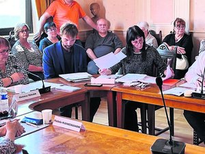 Municipales 2026 à Aubin : "S'assurer que tout a été fait dans les règles de l'art" : la municipalité sortante engage un recours après l'élection de Jean-Claude Granier