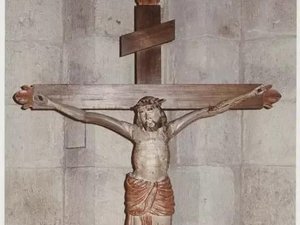 "Quelqu'un l'avait acheté à un receleur" : miracle dans cette commune de l'Aveyron, le Christ volé dans l'église refait surface trente ans plus tard