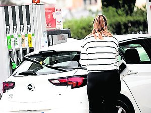 Carburants : pourquoi le gouvernement refuse la politique des chèques