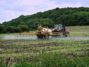 Environnement : quel est ce nouvel outil en ligne depuis le 30 mars pour mesurer les concentrations de pesticides dans l'air en France ?