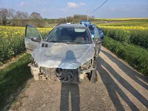 Le champion du jour : sans permis et sous stupéfiants, il attire l'attention des gendarmes en roulant dans une épave